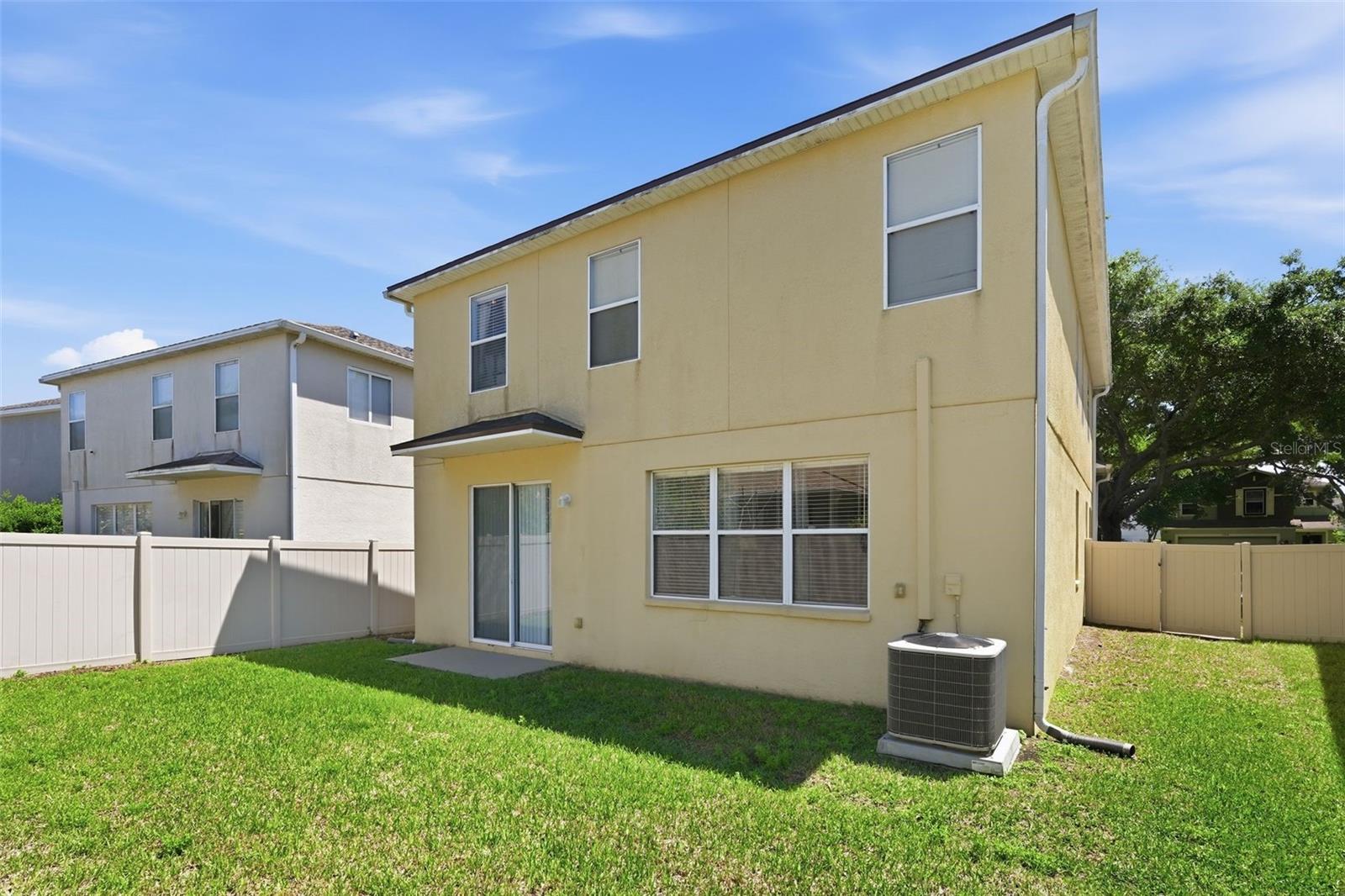 Listing photo id 16 for 17517 Glenapp Drive