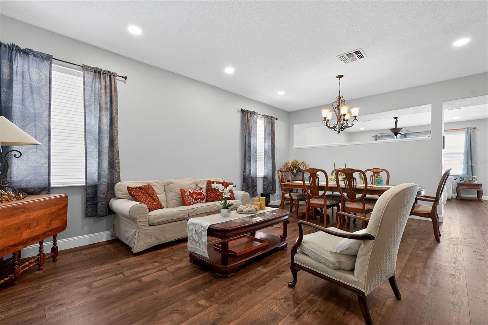 Listing photo id 0 for 17517 Glenapp Drive