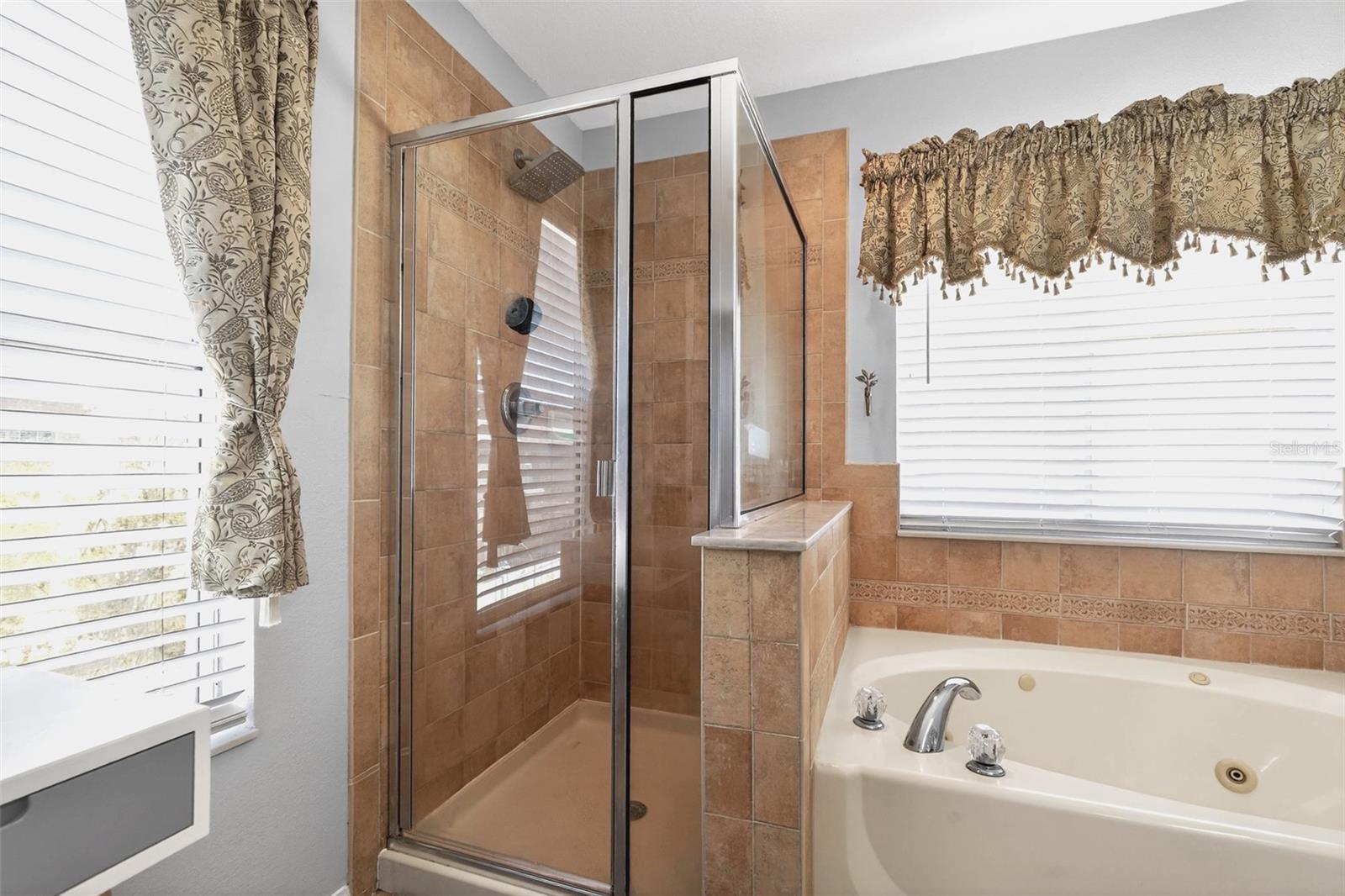 Listing photo id 25 for 17517 Glenapp Drive