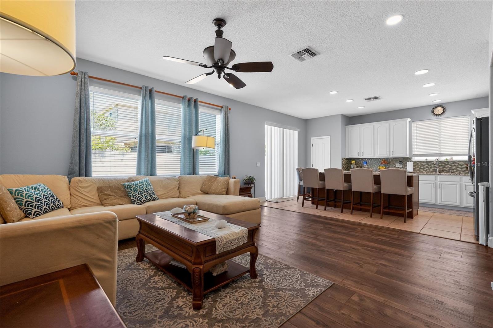 Listing photo id 5 for 17517 Glenapp Drive