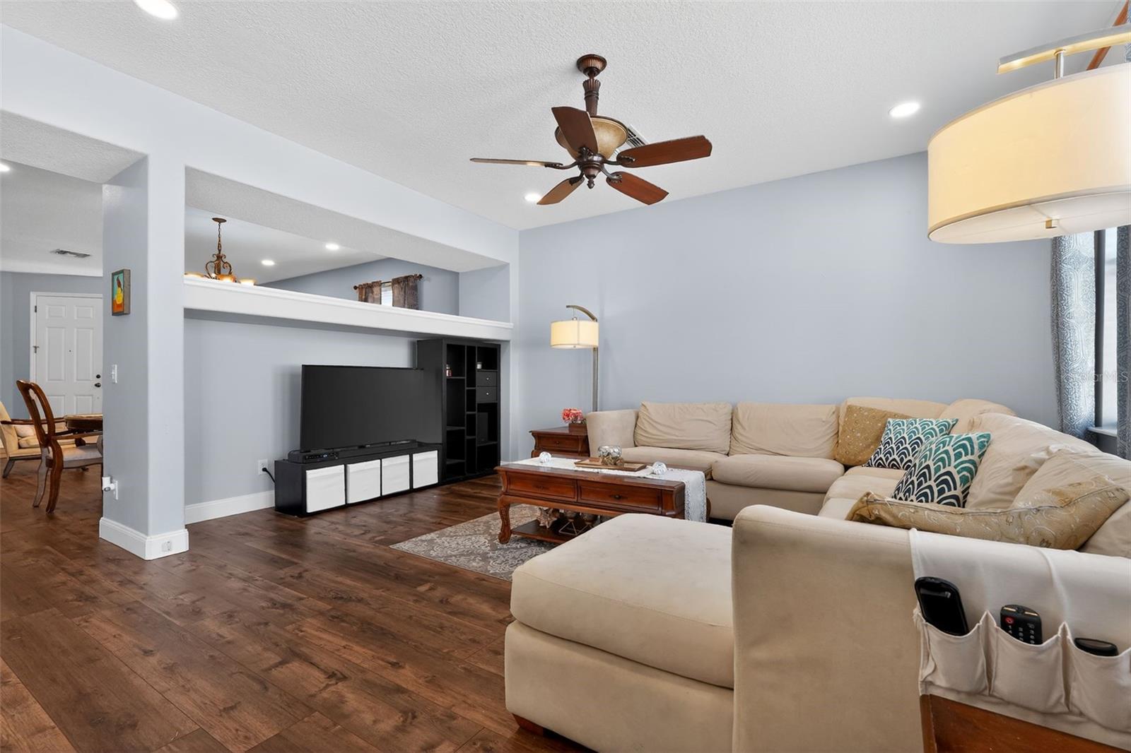 Listing photo id 6 for 17517 Glenapp Drive