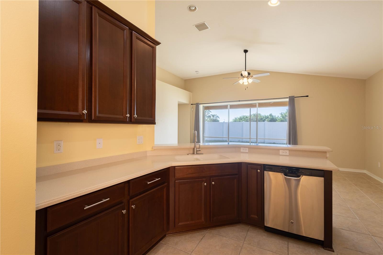 Image 18 of 42 For 7562 Forest Mere Drive