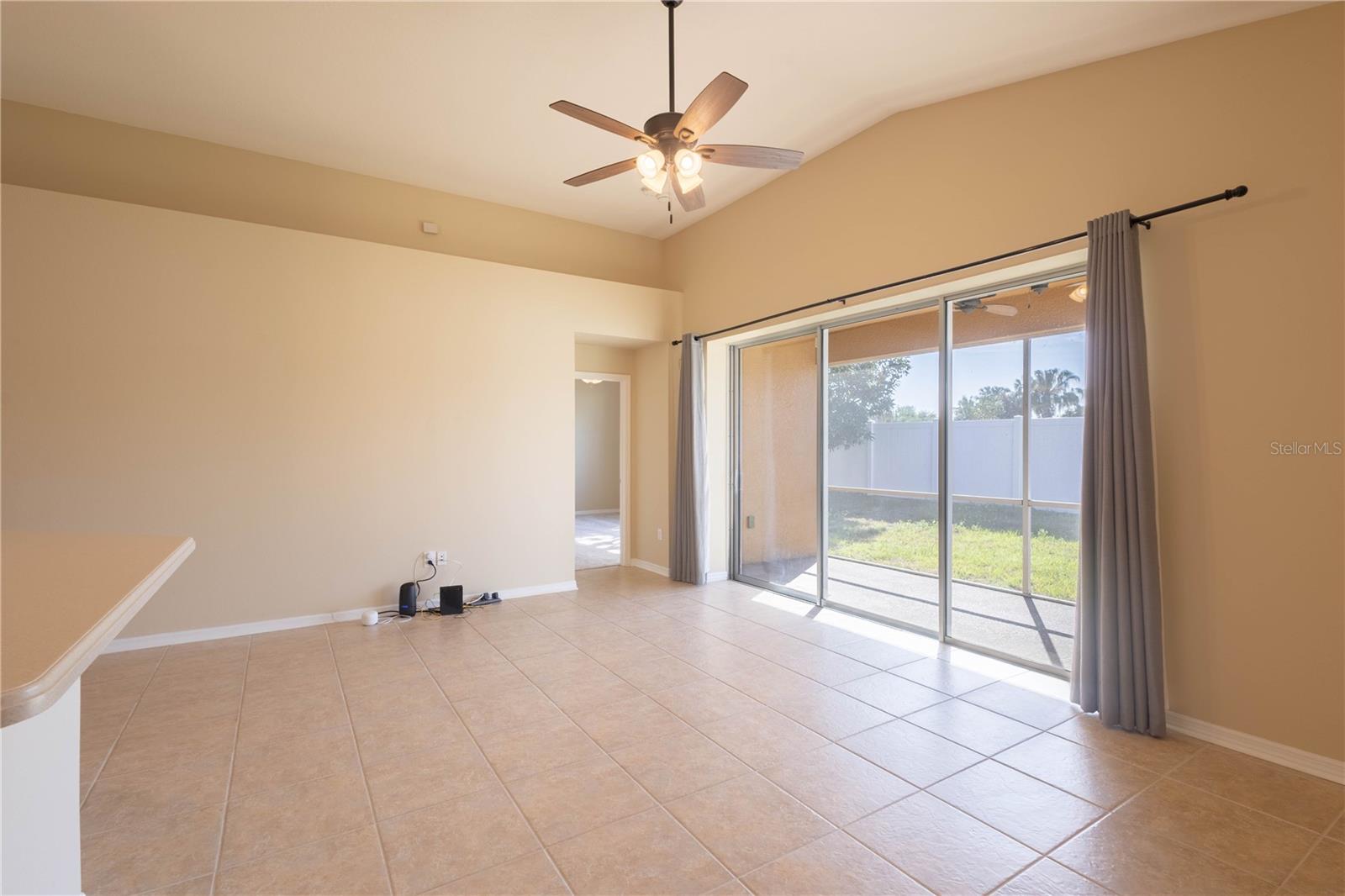 Image 21 of 42 For 7562 Forest Mere Drive