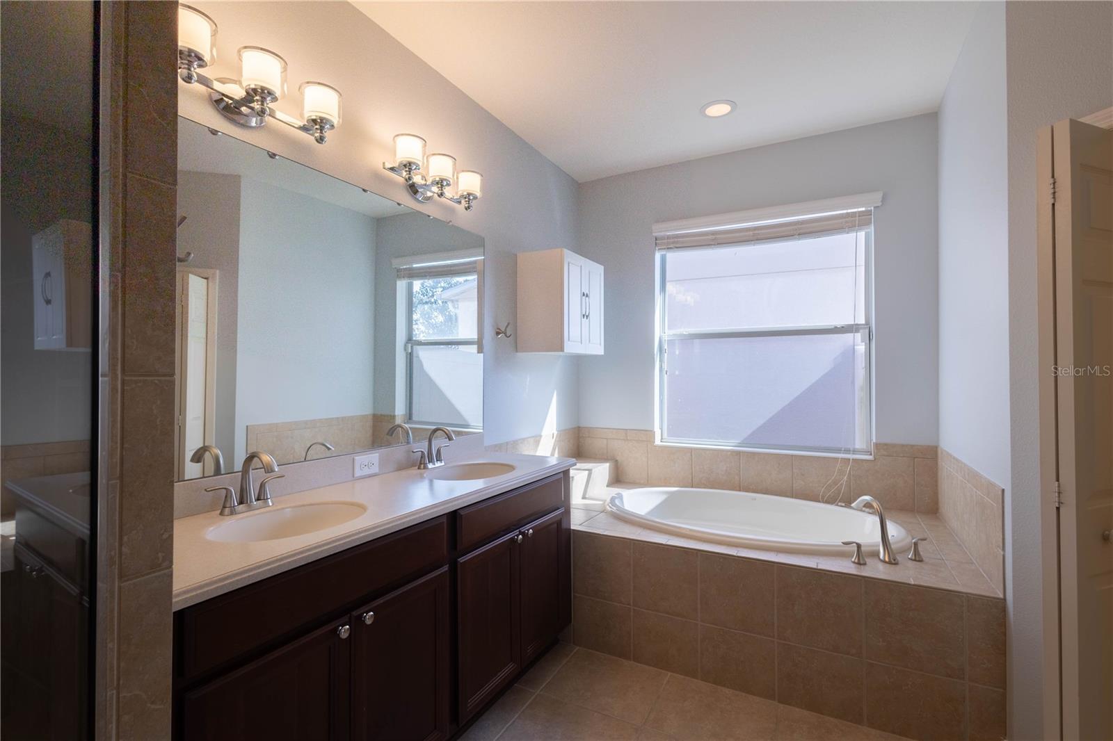 Image 35 of 42 For 7562 Forest Mere Drive