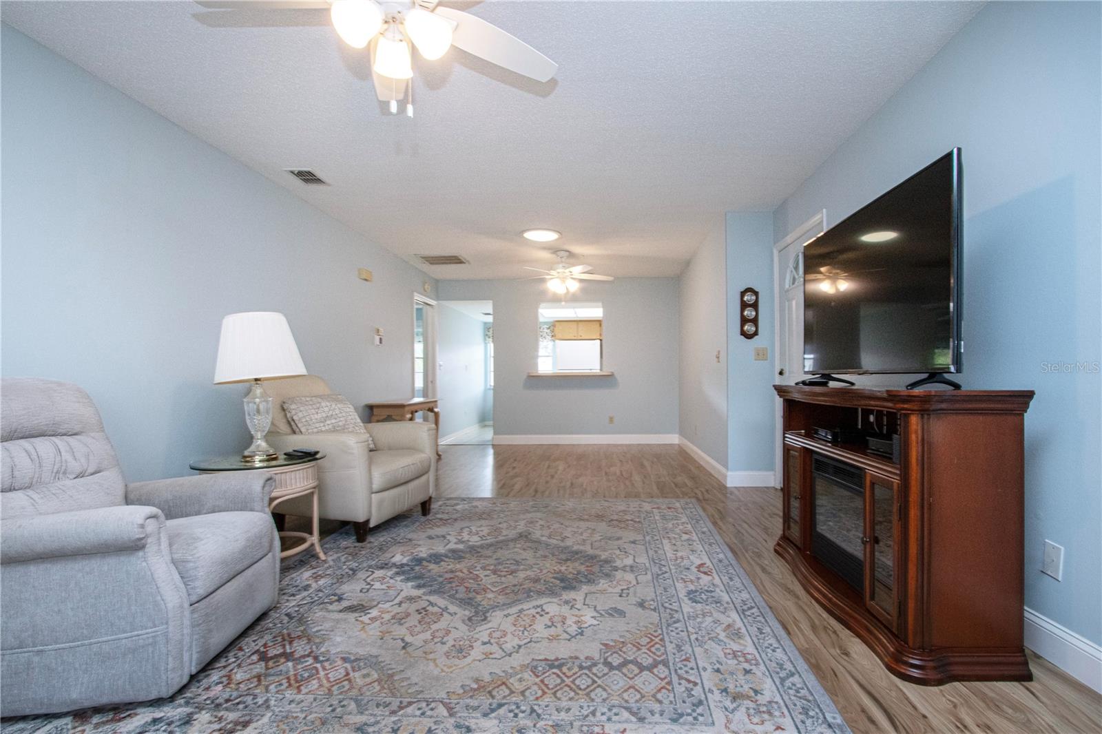 Image 11 of 59 For 2017 Hullhouse Drive 351