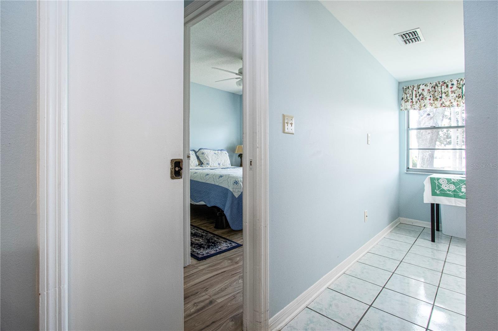 Image 23 of 59 For 2017 Hullhouse Drive 351