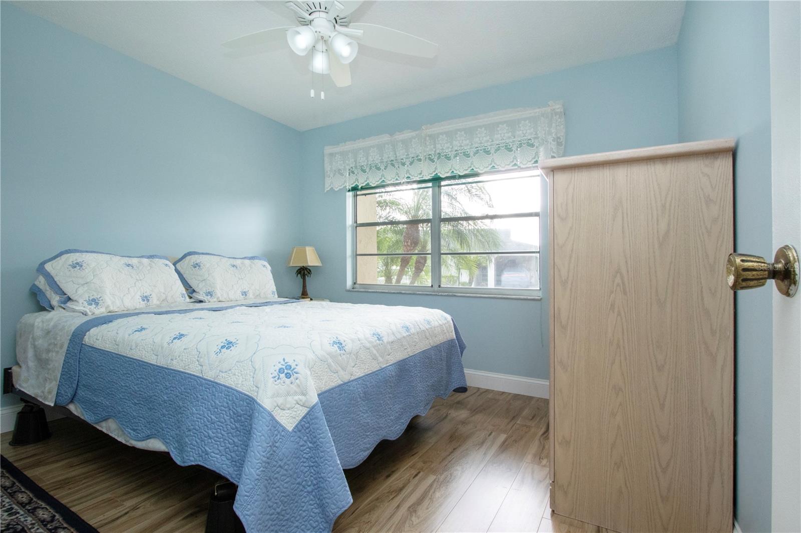 Image 25 of 59 For 2017 Hullhouse Drive 351