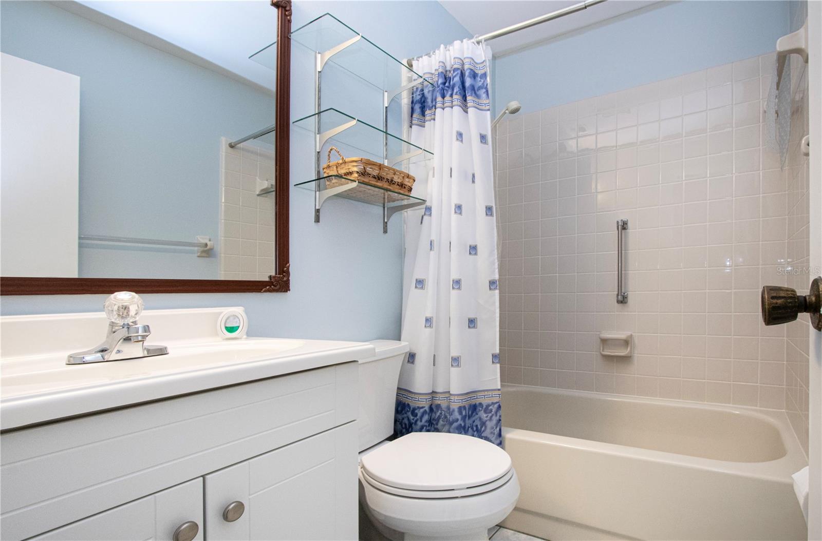 Image 27 of 59 For 2017 Hullhouse Drive 351