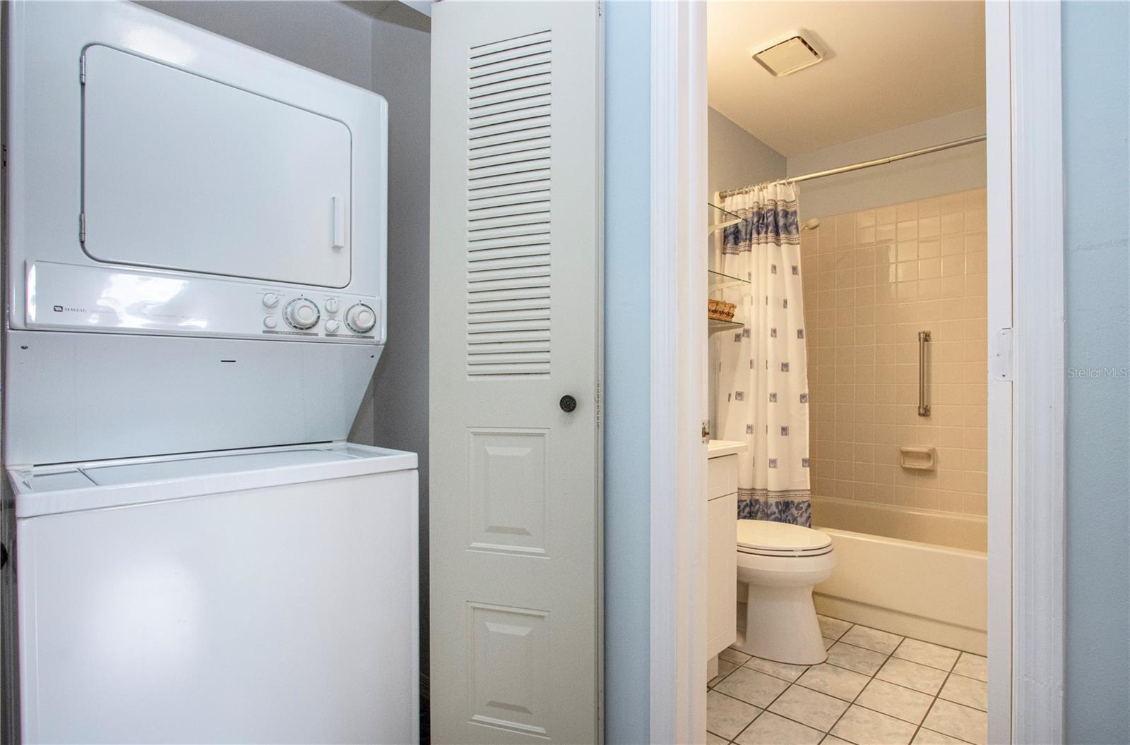 Image 28 of 59 For 2017 Hullhouse Drive 351