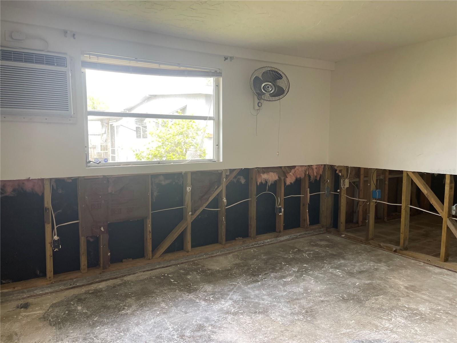 Image 11 of 33 For 14612 Coral Drive