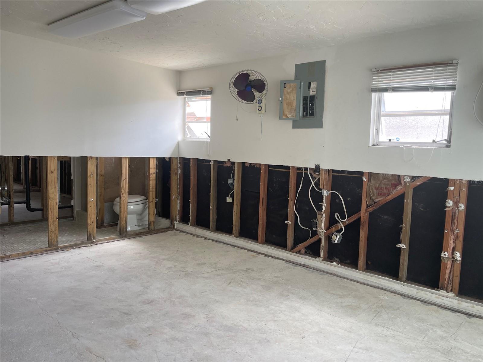 Image 16 of 33 For 14612 Coral Drive