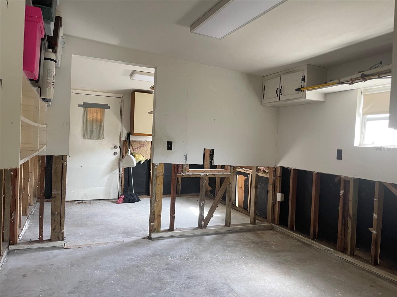 Image 18 of 33 For 14612 Coral Drive