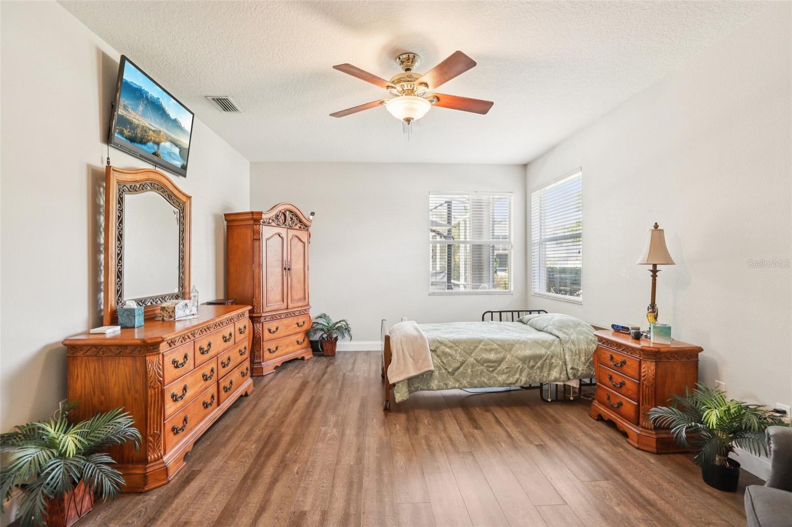 Image 26 of 80 For 5504 Lake Leta Boulevard