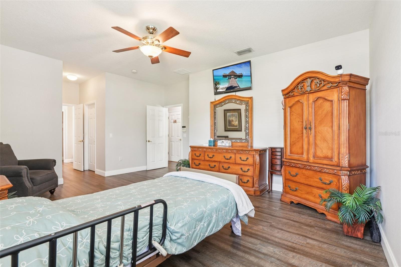 Image 28 of 80 For 5504 Lake Leta Boulevard