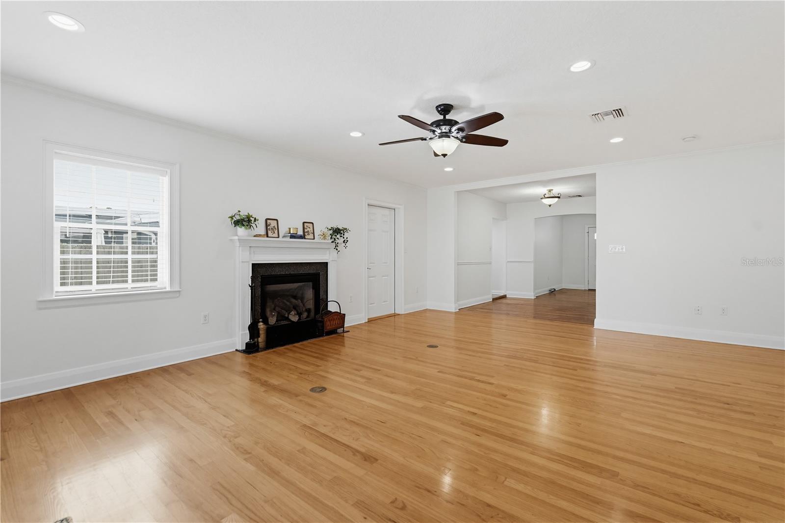 Image 13 of 45 For 112 Himes Avenue