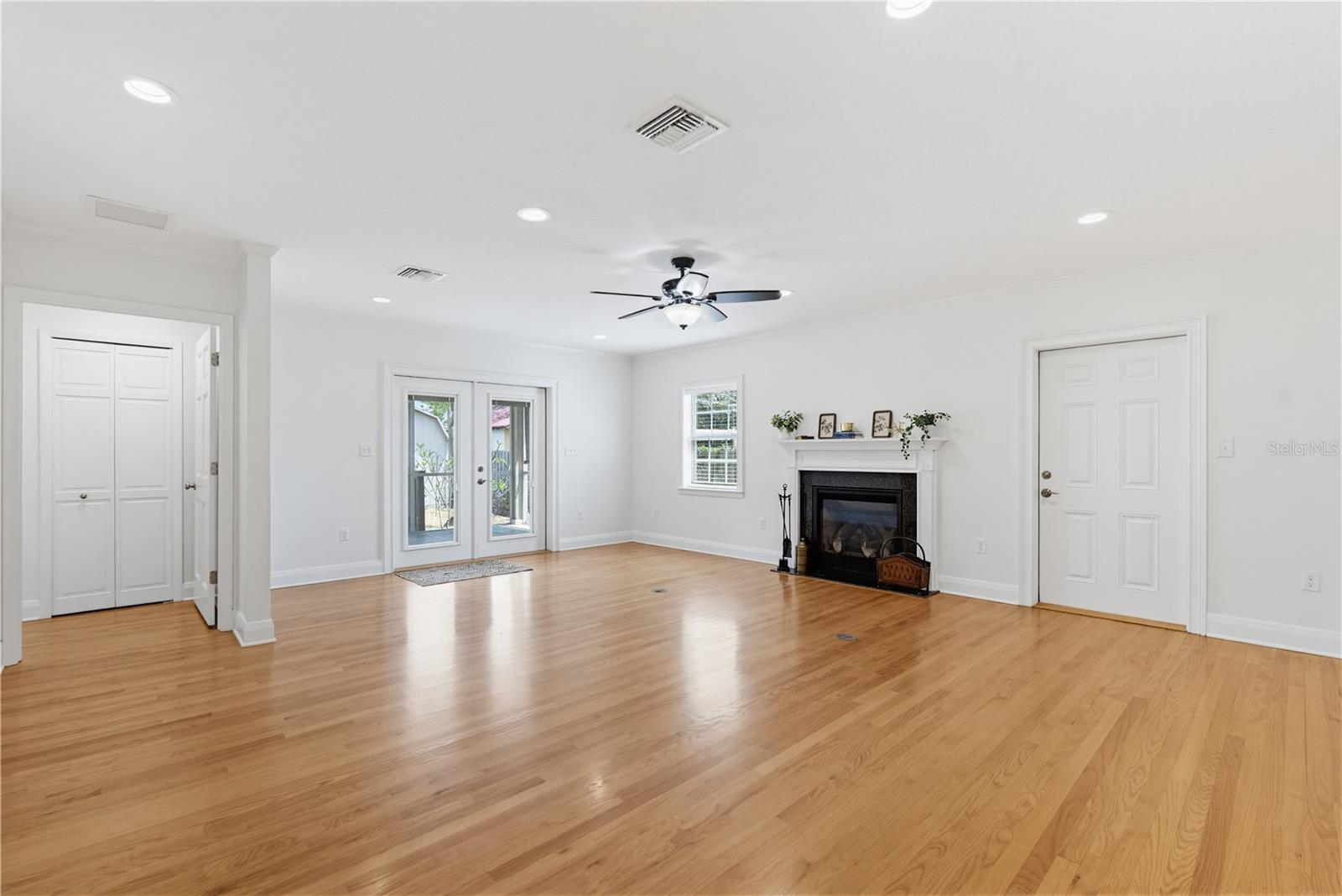 Image 15 of 45 For 112 Himes Avenue