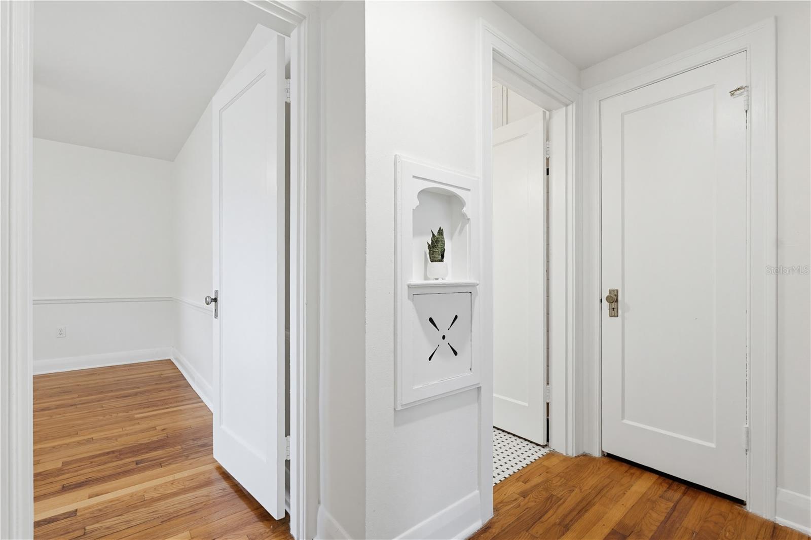 Image 23 of 45 For 112 Himes Avenue