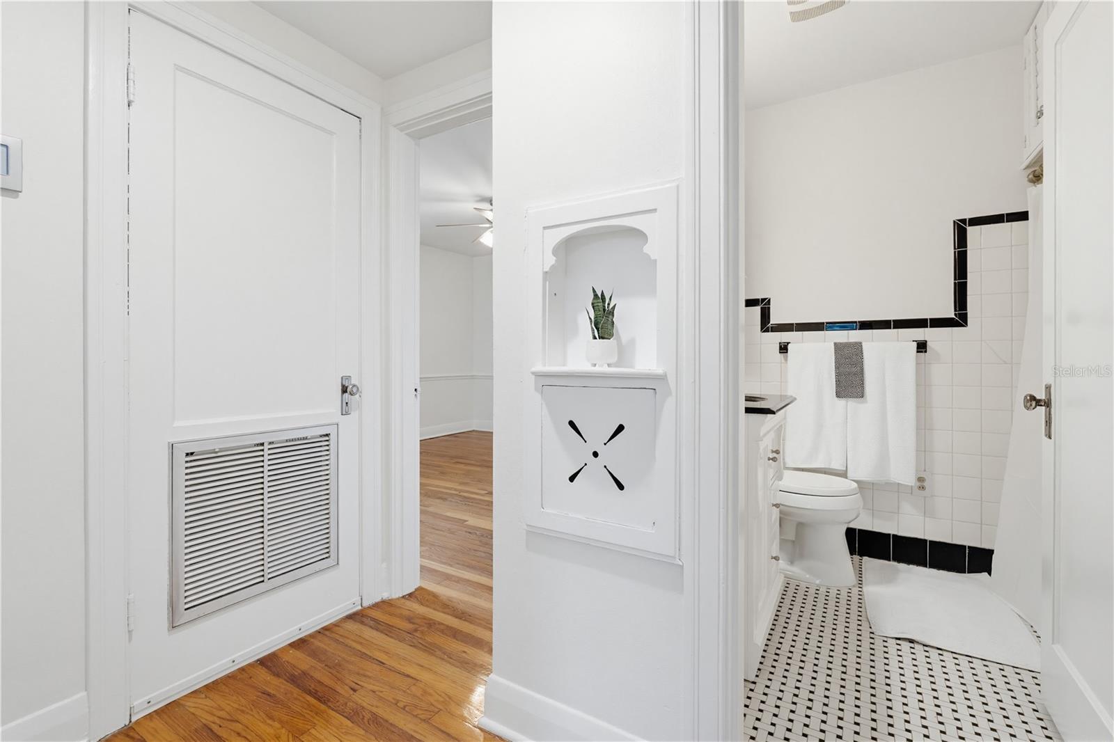 Image 24 of 45 For 112 Himes Avenue