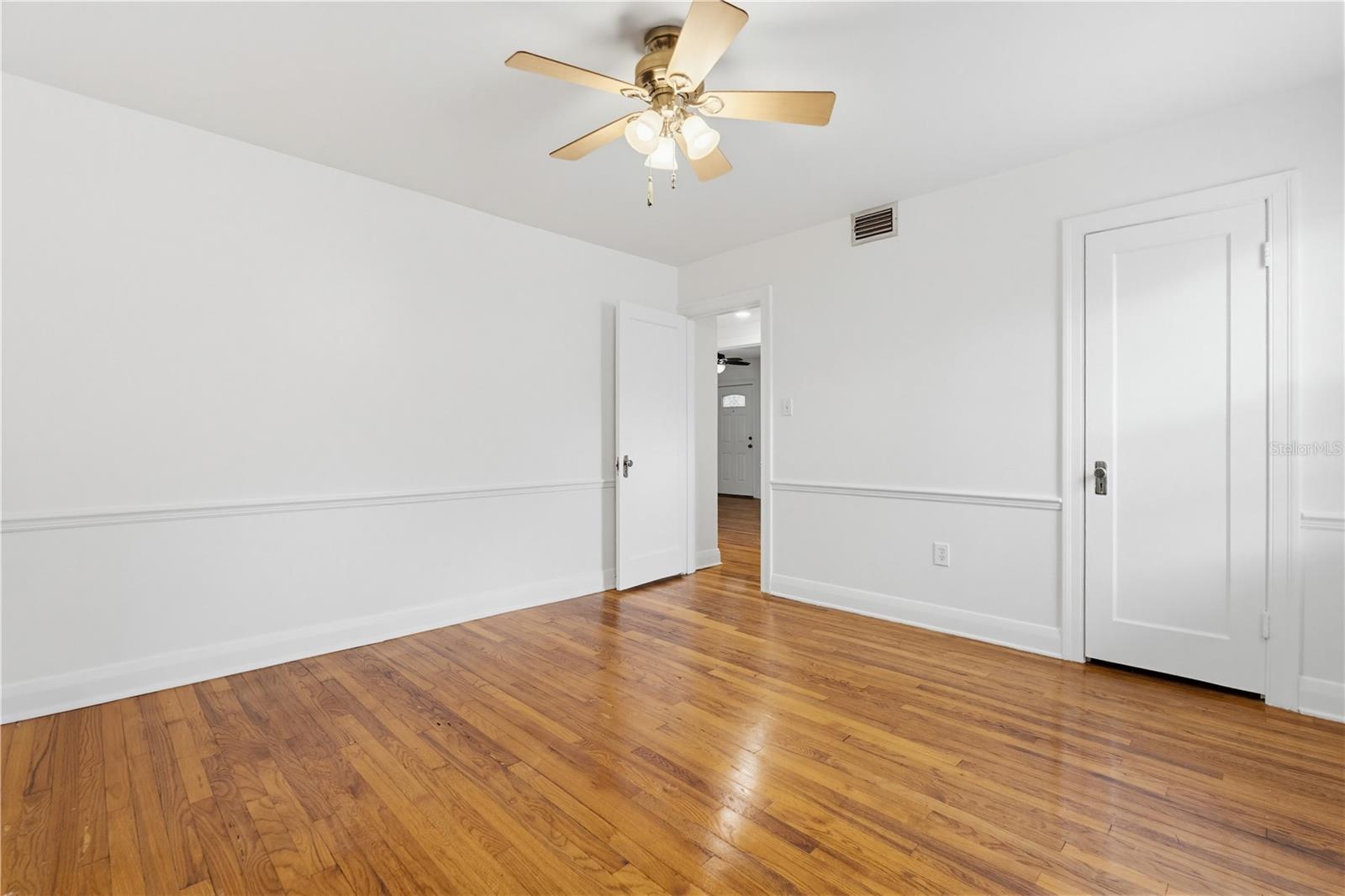 Image 26 of 45 For 112 Himes Avenue