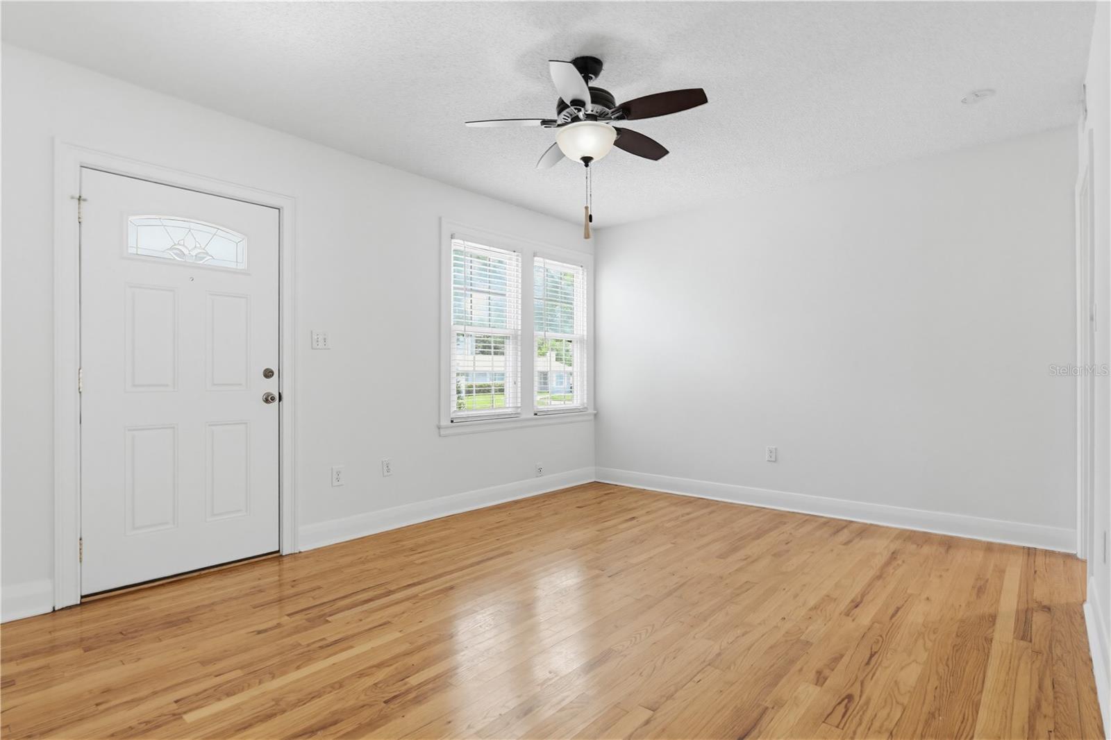 Image 4 of 45 For 112 Himes Avenue