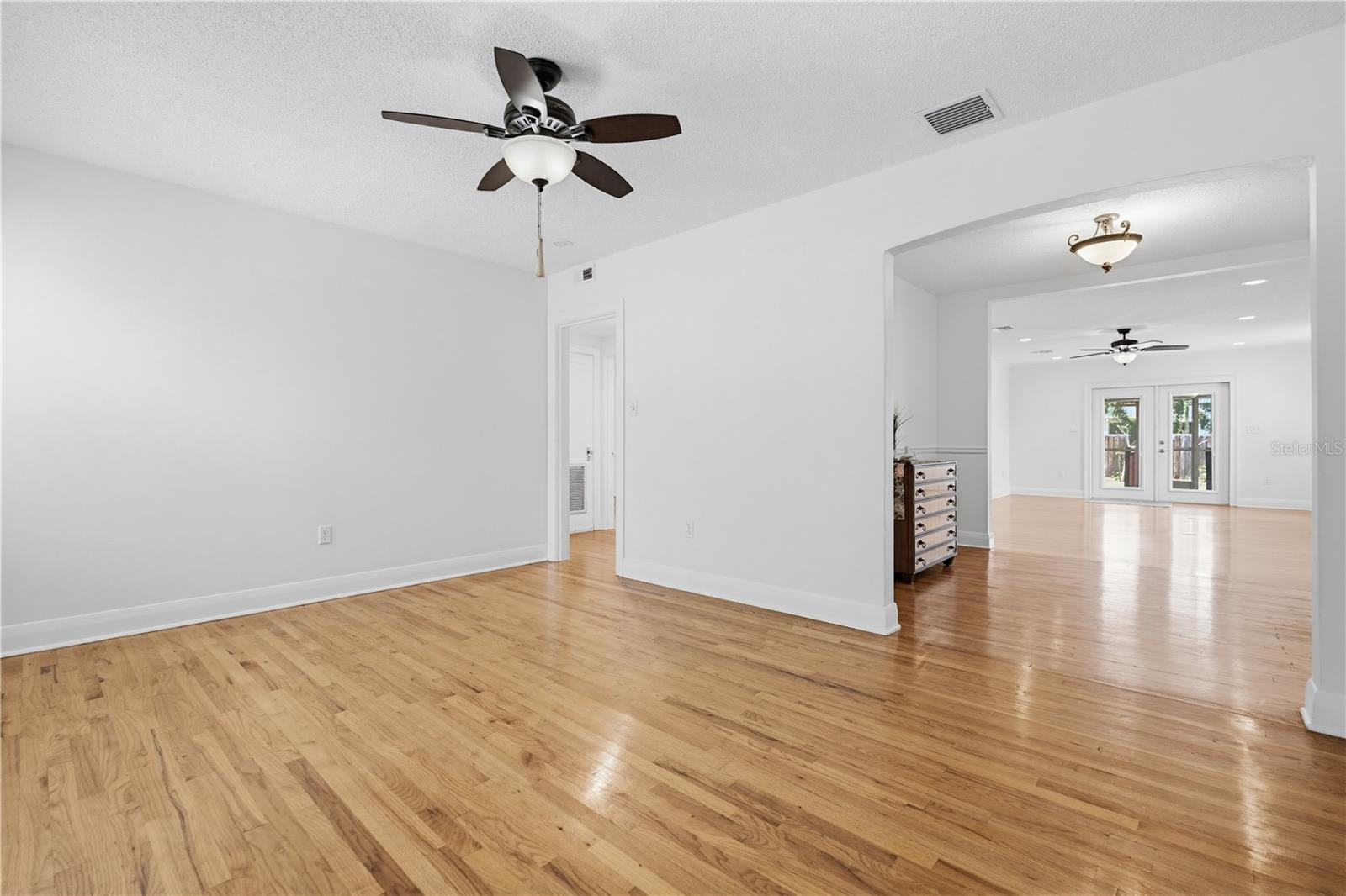 Image 5 of 45 For 112 Himes Avenue