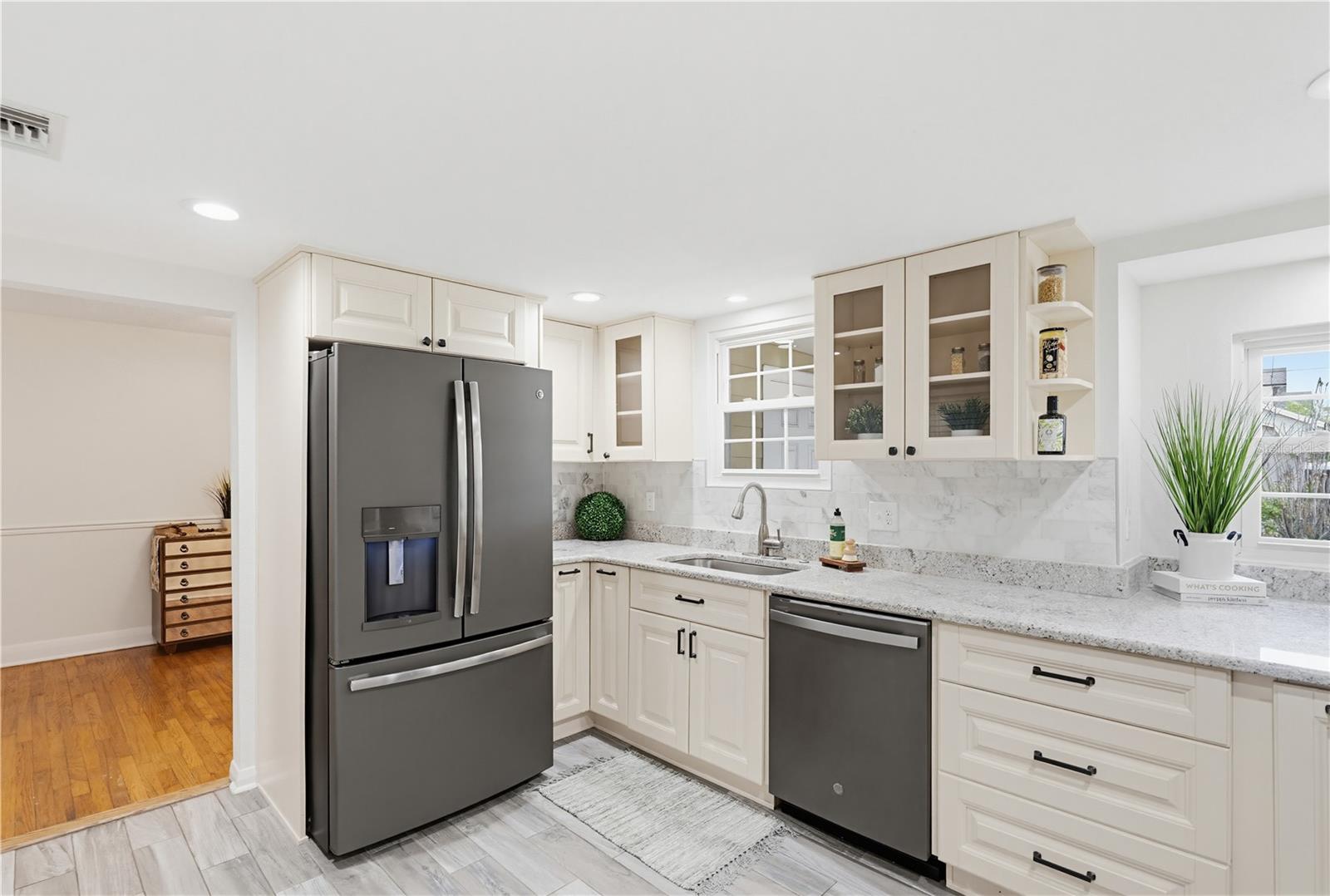 Image 8 of 45 For 112 Himes Avenue