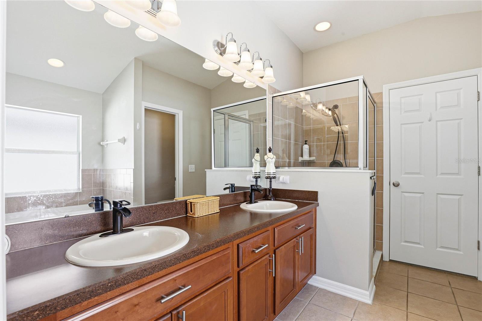 Image 28 of 60 For 34139 Spring Oak Trail