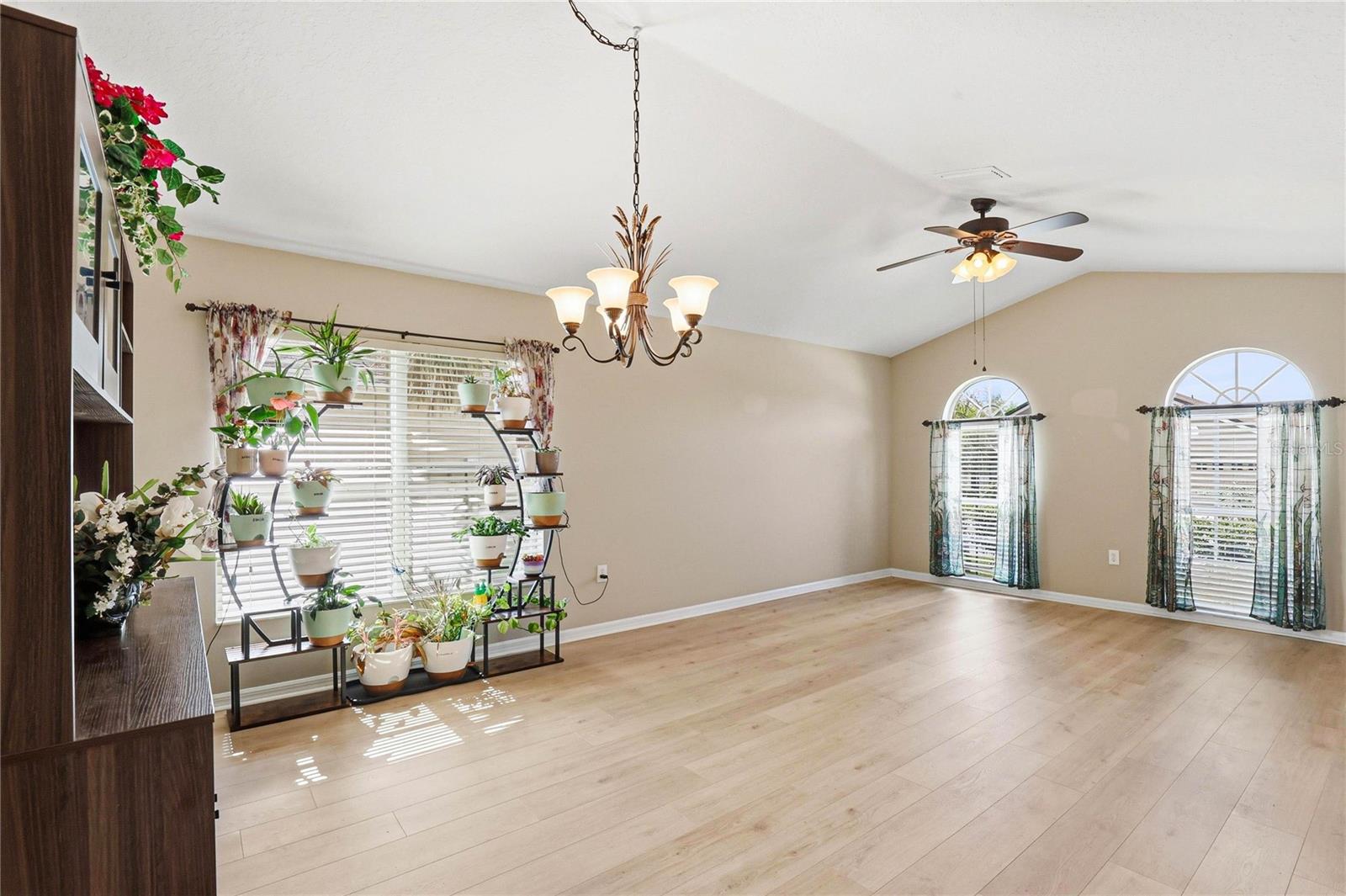 Image 8 of 60 For 34139 Spring Oak Trail