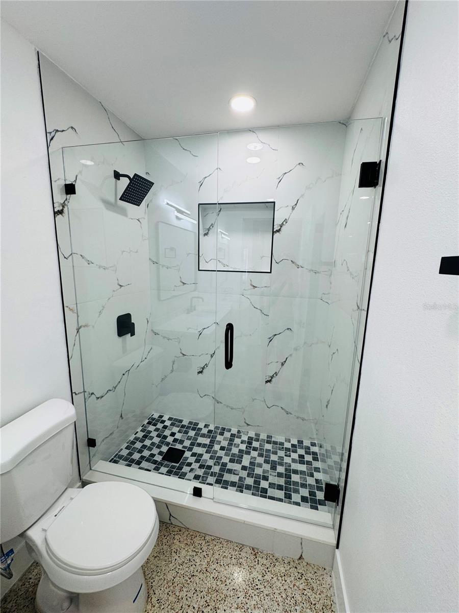 Image 10 of 43 For 2812 Miriam Street S