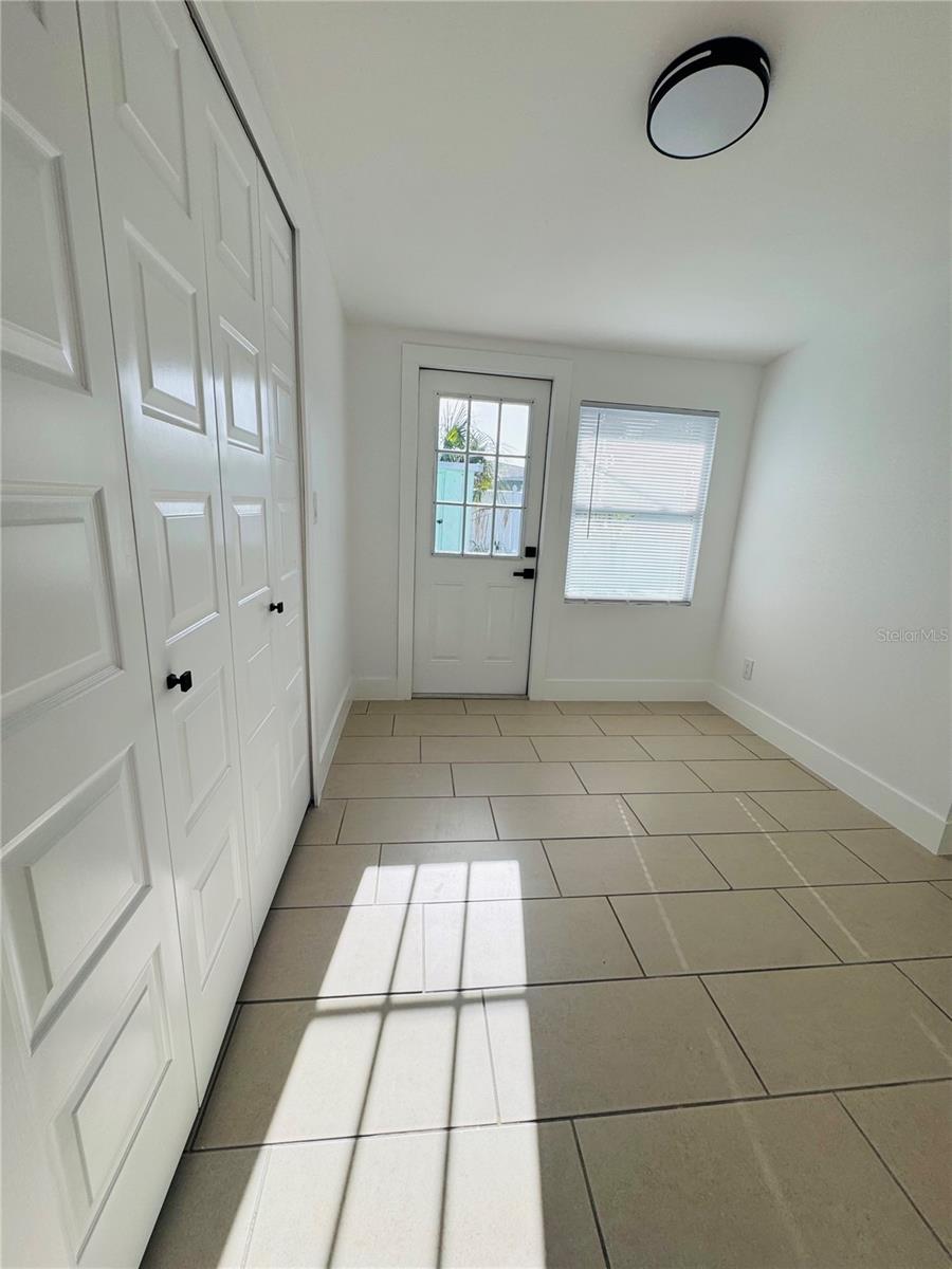 Image 11 of 43 For 2812 Miriam Street S