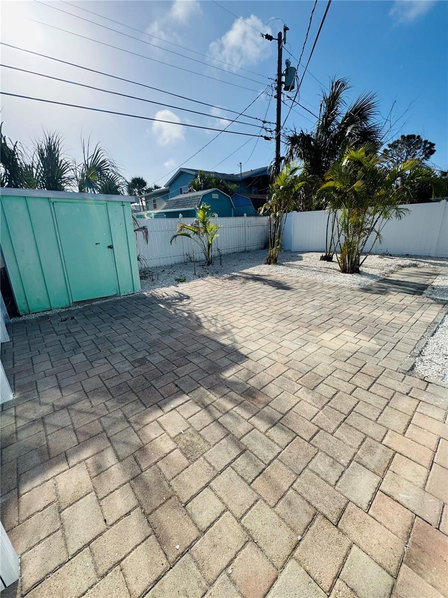 Image 13 of 43 For 2812 Miriam Street S