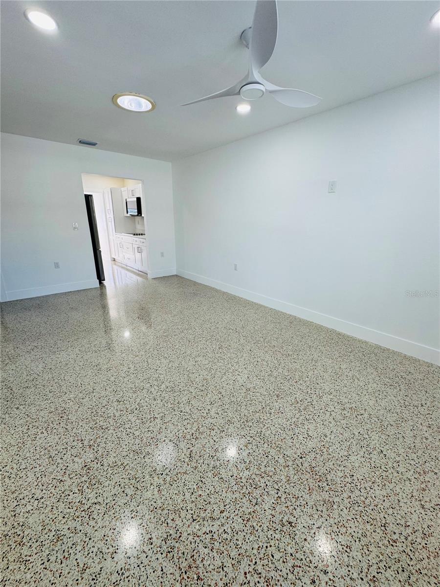 Image 18 of 43 For 2812 Miriam Street S