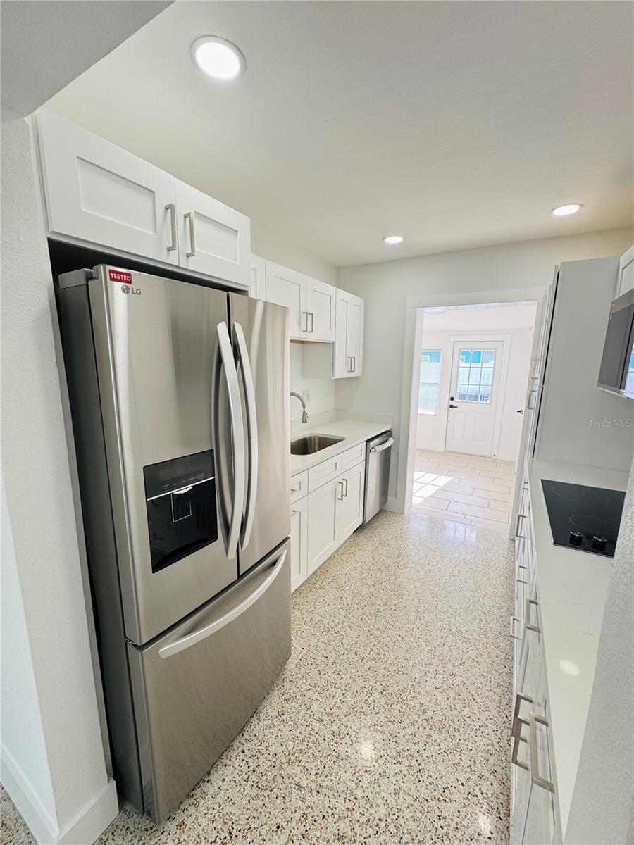 Image 21 of 43 For 2812 Miriam Street S