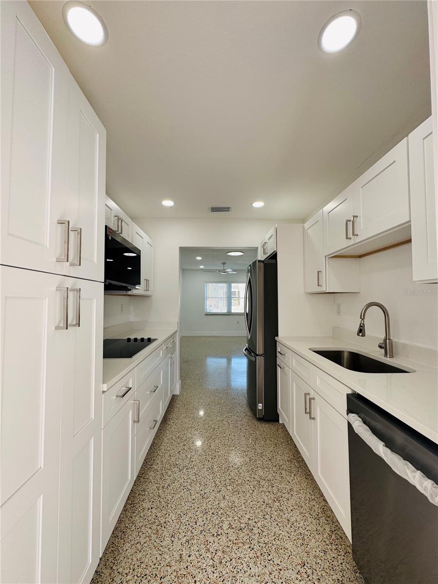 Image 23 of 43 For 2812 Miriam Street S