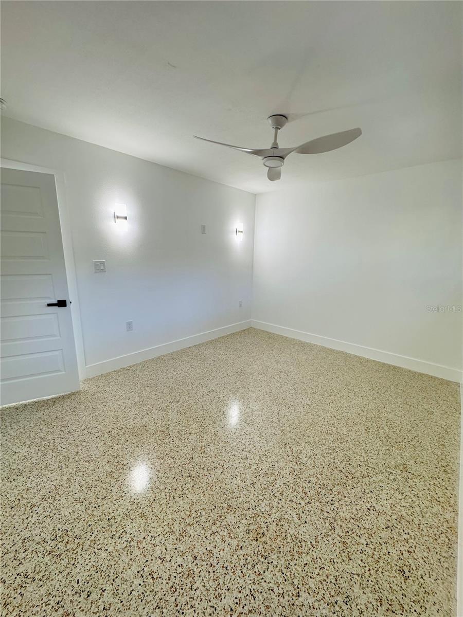 Image 24 of 43 For 2812 Miriam Street S