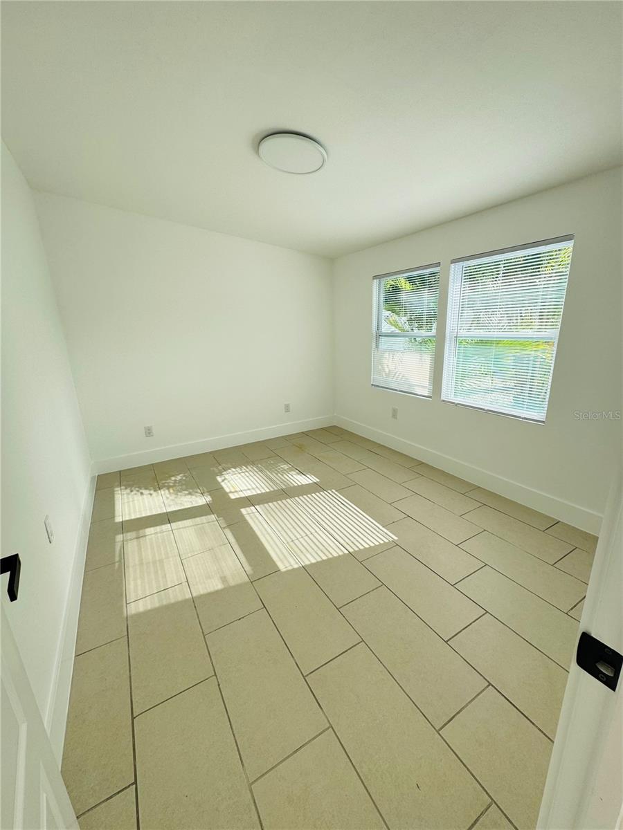 Image 27 of 43 For 2812 Miriam Street S