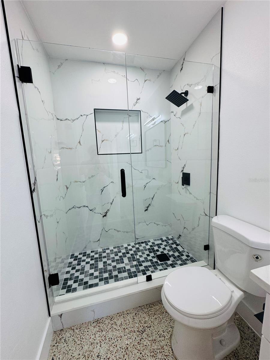 Image 30 of 43 For 2812 Miriam Street S