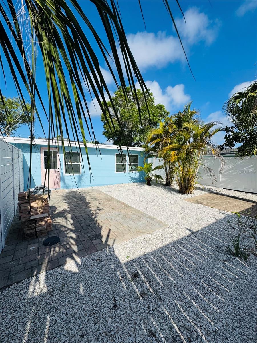 Image 33 of 43 For 2812 Miriam Street S