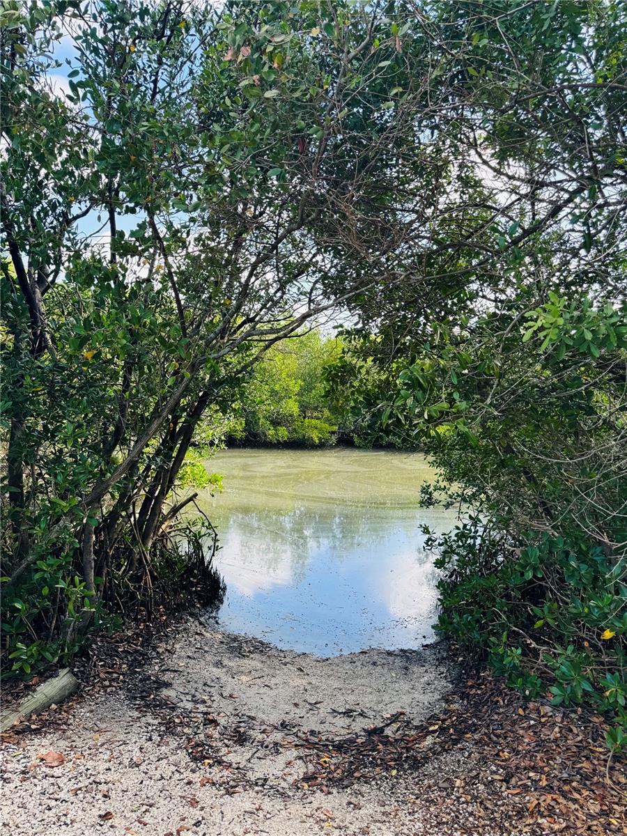 Image 39 of 43 For 2812 Miriam Street S