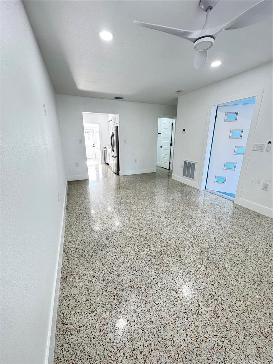 Image 5 of 43 For 2812 Miriam Street S