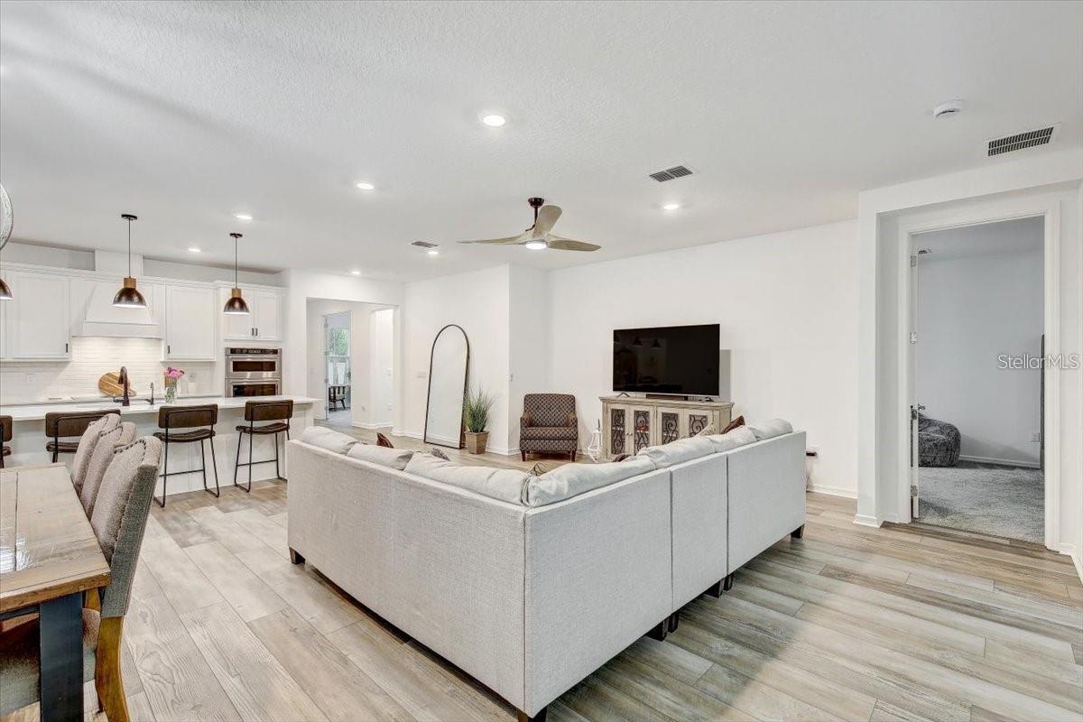 Image 13 of 39 For 2824 Quail Crest Court