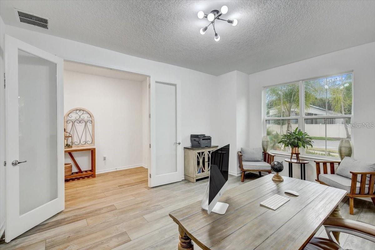 Image 16 of 39 For 2824 Quail Crest Court