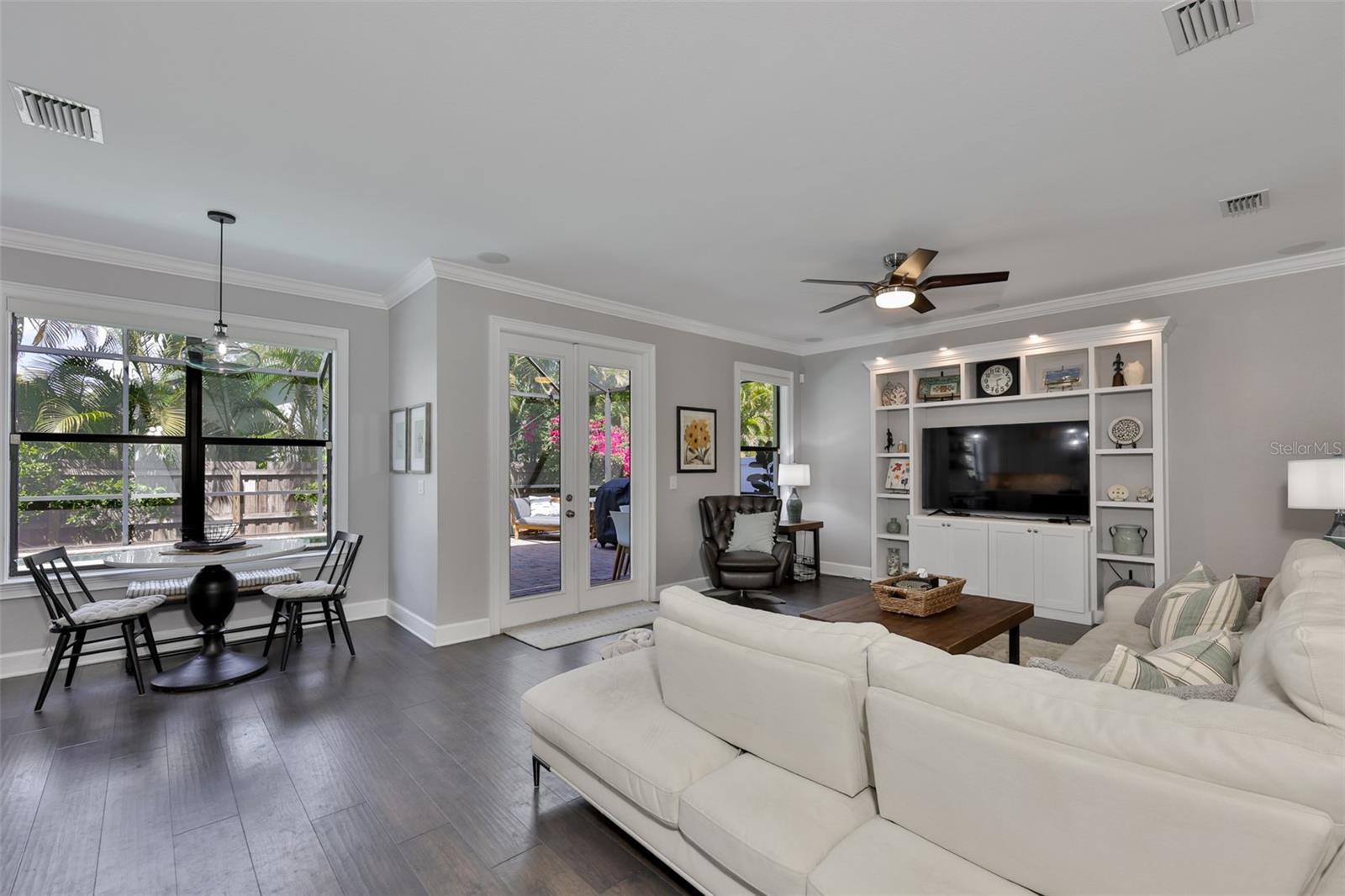 Image 19 of 56 For 3609 San Luis Street