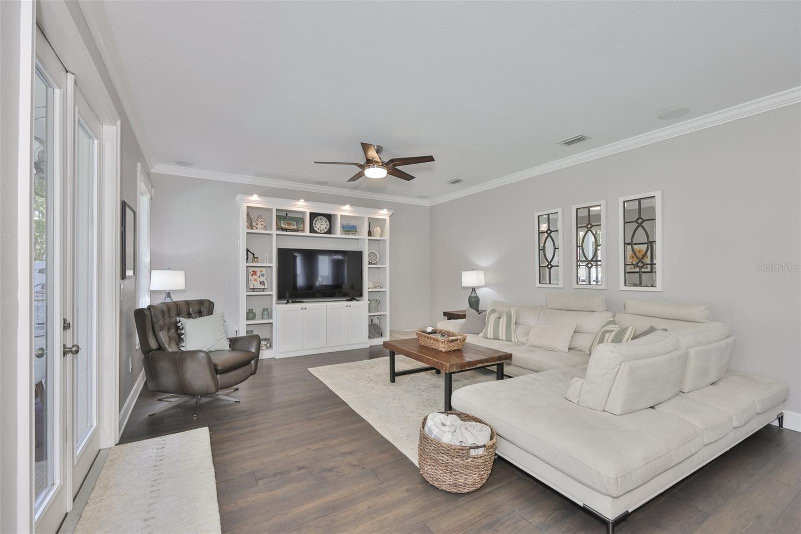 Image 22 of 56 For 3609 San Luis Street