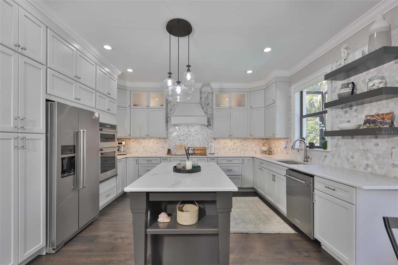 Image 24 of 56 For 3609 San Luis Street