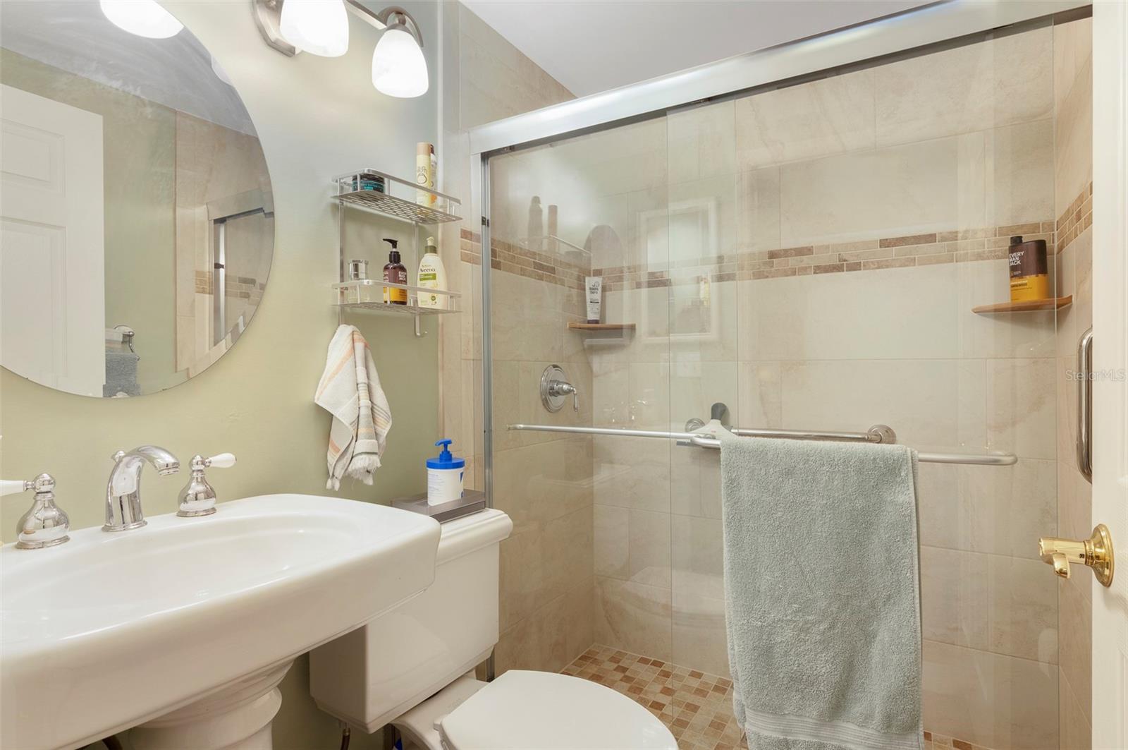 Image 12 of 29 For 219 4th Avenue N 202