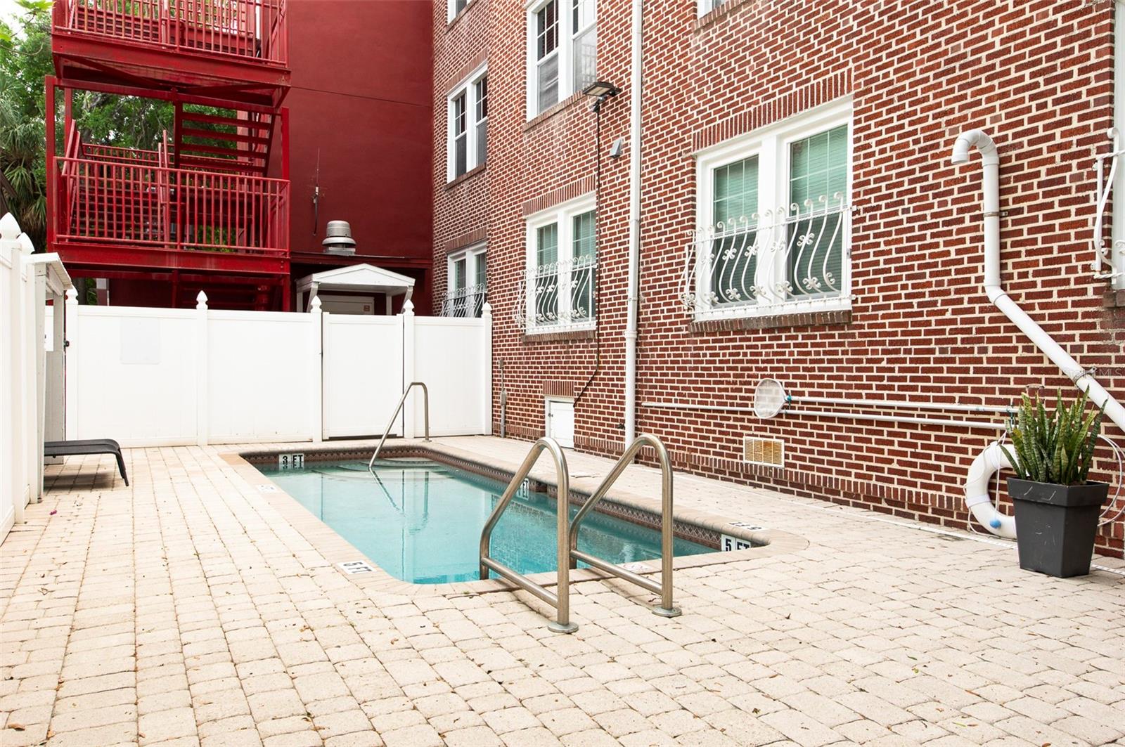 Image 23 of 29 For 219 4th Avenue N 202