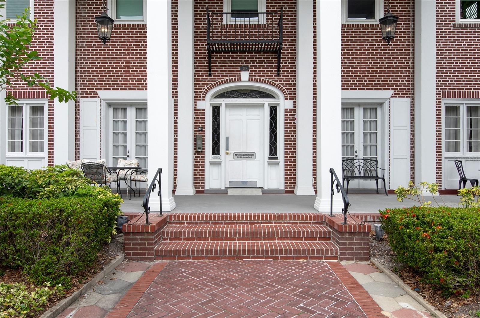 Image 25 of 29 For 219 4th Avenue N 202