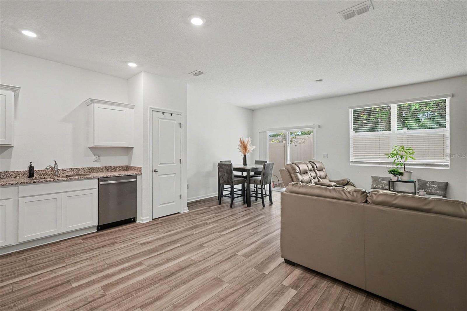 Image 13 of 30 For 6203 Daerr Ridge Street