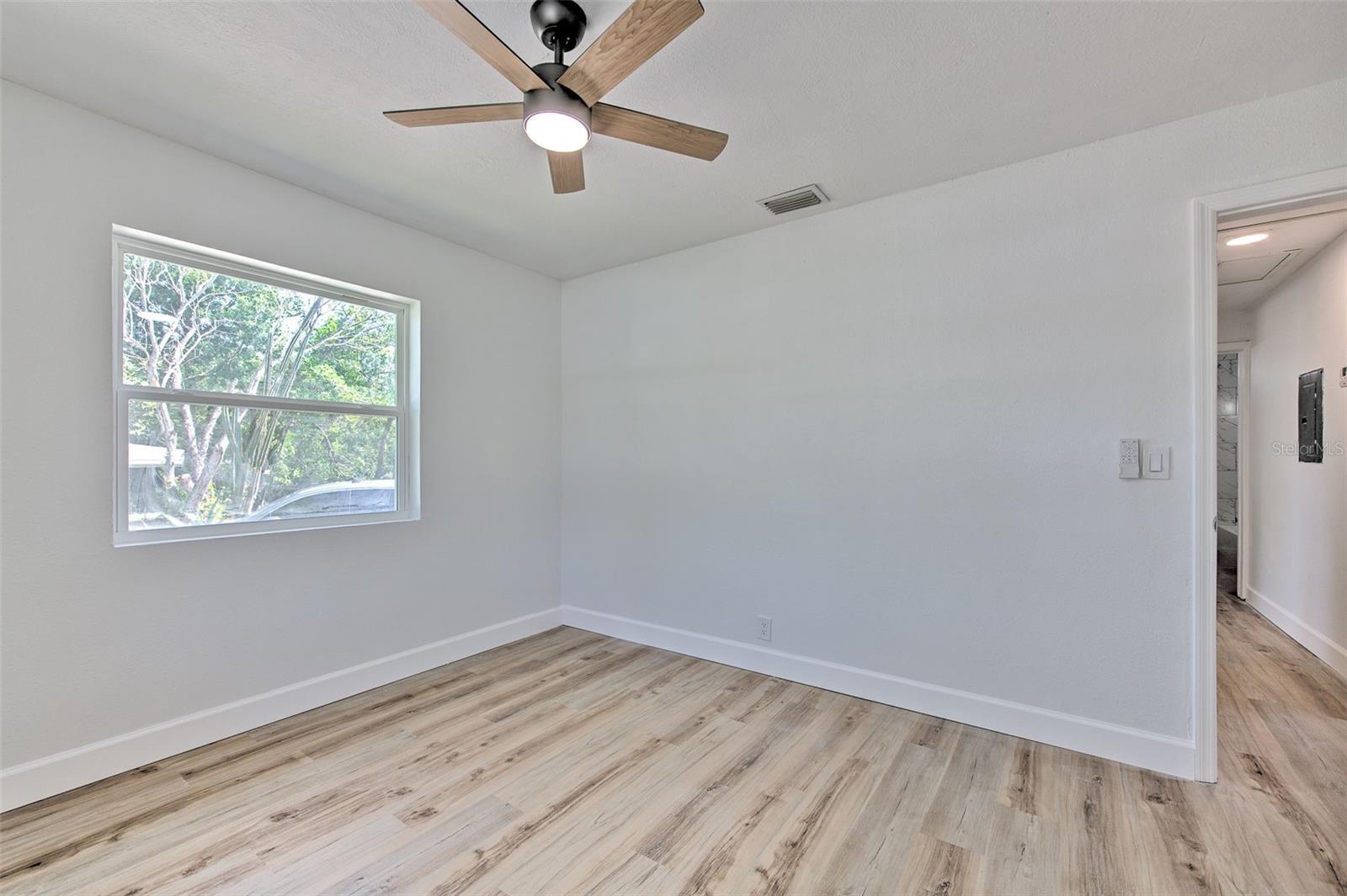 Image 14 of 24 For 2002 Hanna Avenue